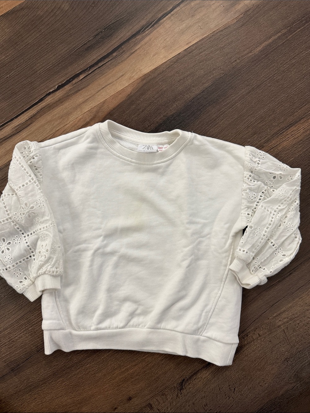 Zara White Eyelet Puff Sleeve Sweatshirt size 2-3T